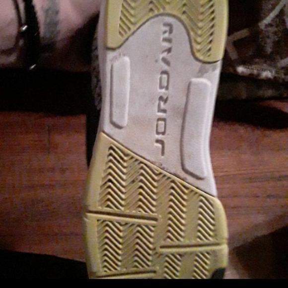 Air jordans - Picture 3 of 5